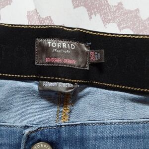 Torrid Bombshell Skinny Jeans Size 26R